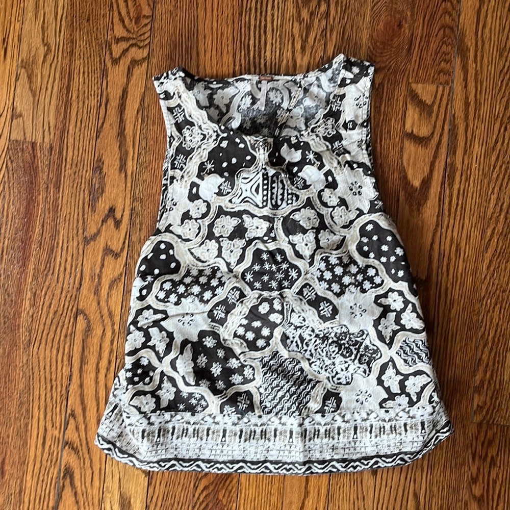 Free people tank top with open back